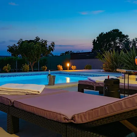 Family Friendly House With A Swimming Pool Gornje Rastane, Biograd - 25451 Semesterbostad *