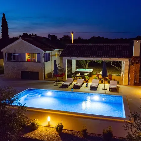 Family Friendly House With A Swimming Pool Gornje Rastane, Biograd - 25451 Semesterbostad