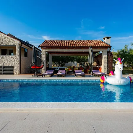 Family Friendly House With A Swimming Pool Gornje Rastane, Biograd - 25451 Semesterbostad *